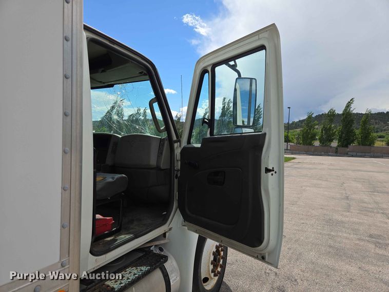 image for item DP8942 2014 International 4300 box truck