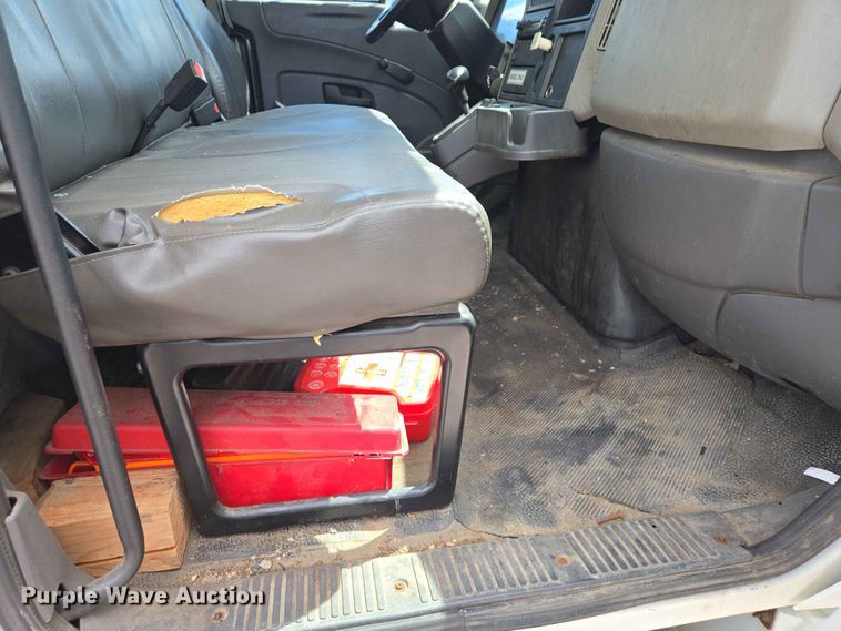 image for item DP8942 2014 International 4300 box truck