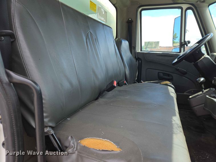 image for item DP8942 2014 International 4300 box truck