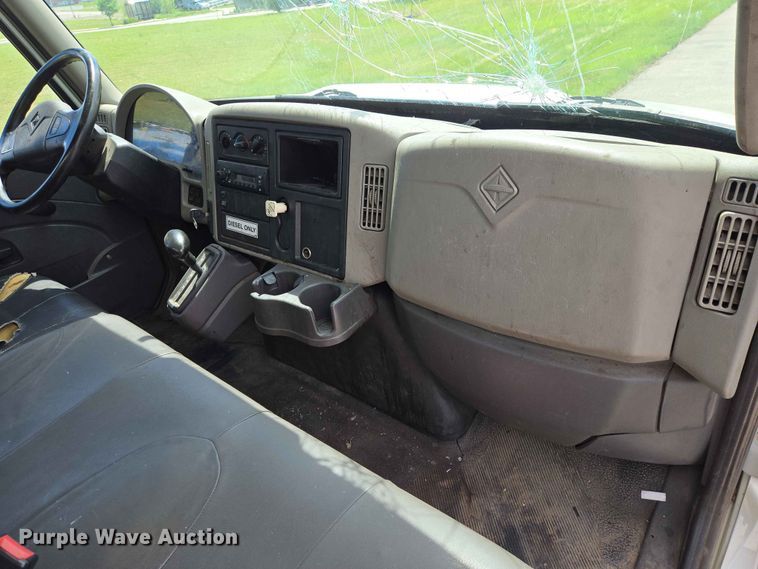 image for item DP8942 2014 International 4300 box truck