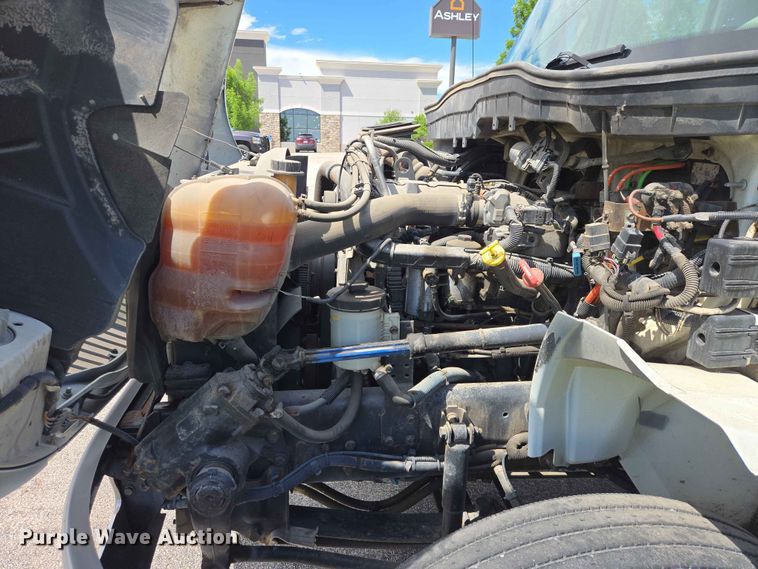 image for item DP8942 2014 International 4300 box truck