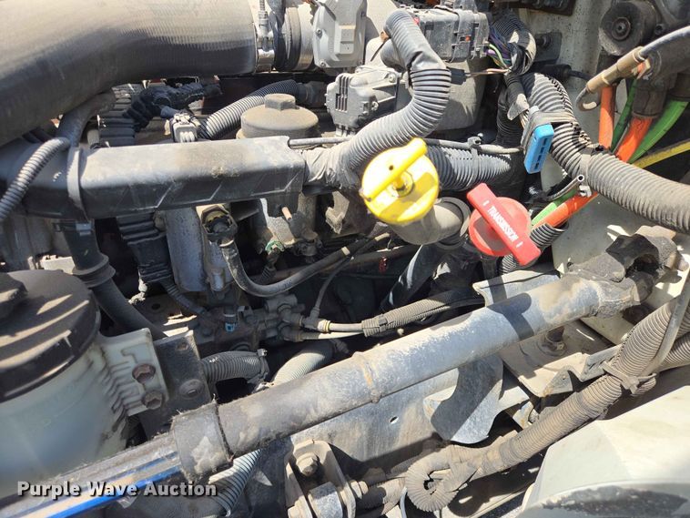 image for item DP8942 2014 International 4300 box truck