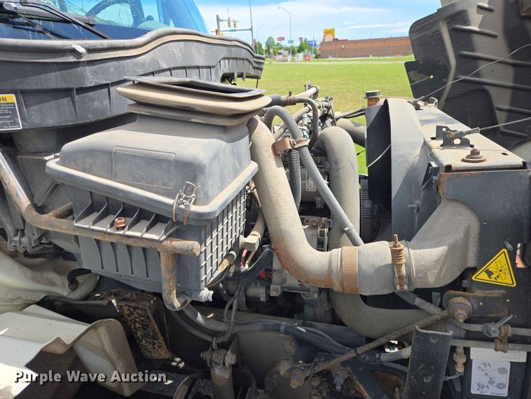 image for item DP8942 2014 International 4300 box truck