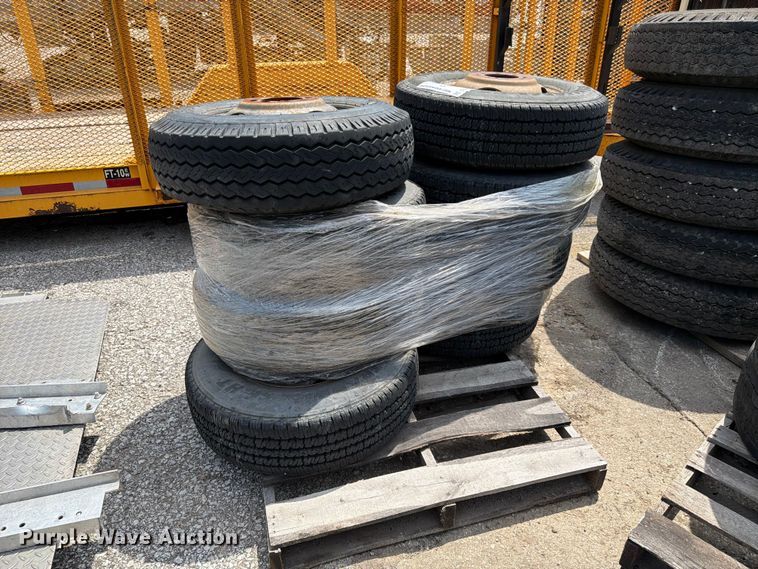 image for item DQ7822 (16) tires