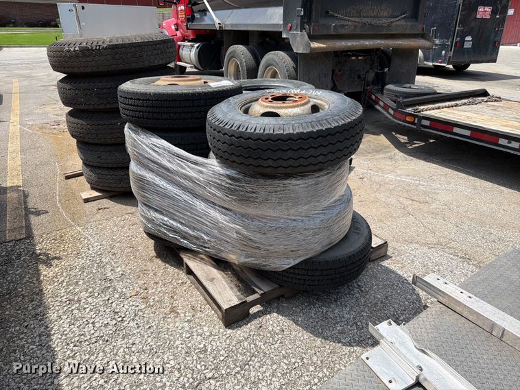 image for item DQ7822 (16) tires
