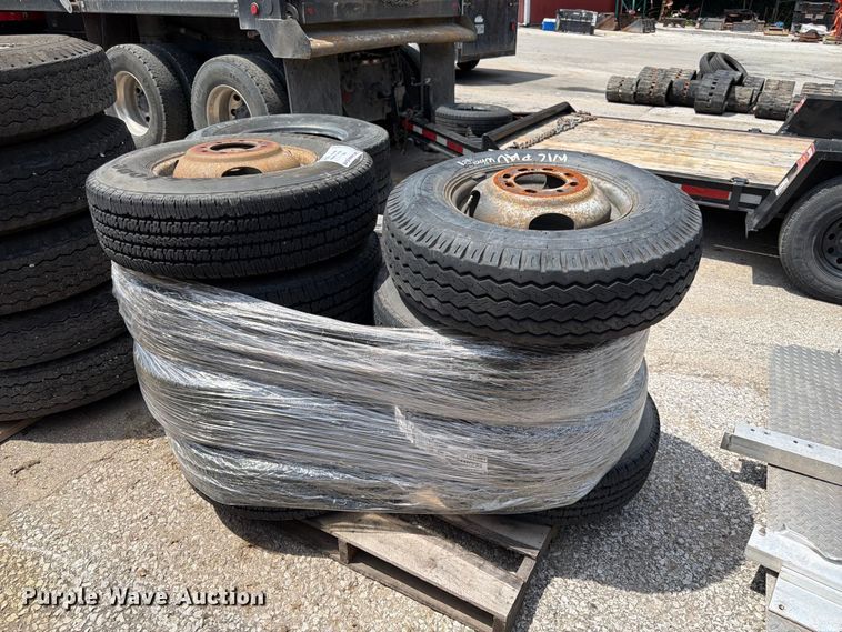image for item DQ7822 (16) tires