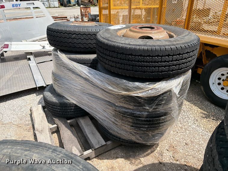 image for item DQ7822 (16) tires