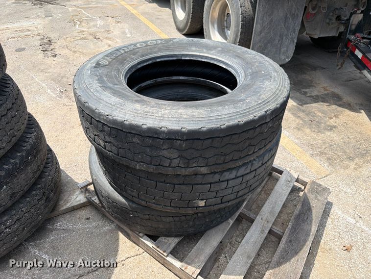 image for item DQ7822 (16) tires
