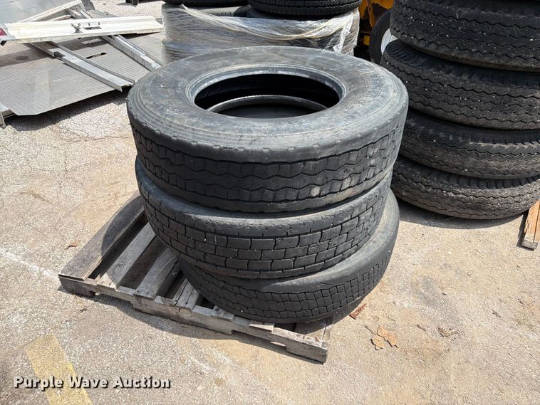image for item DQ7822 (16) tires