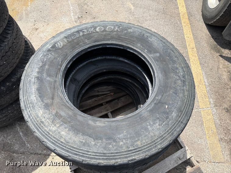 image for item DQ7822 (16) tires