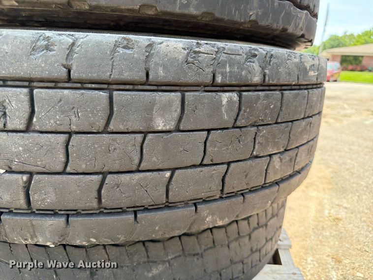 image for item DQ7822 (16) tires