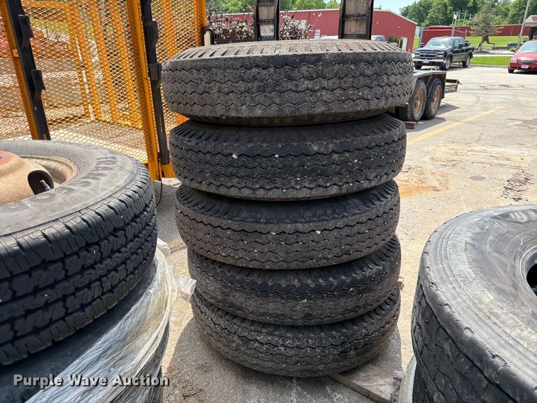 image for item DQ7822 (16) tires