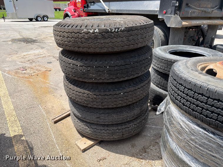 image for item DQ7822 (16) tires