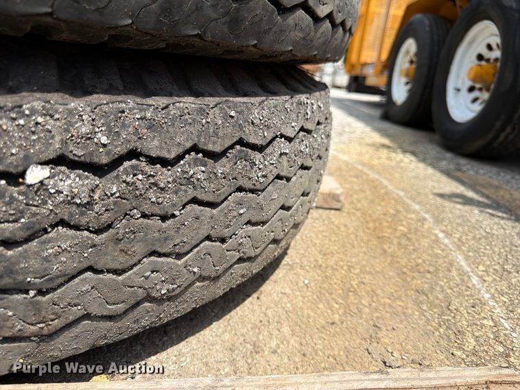 image for item DQ7822 (16) tires