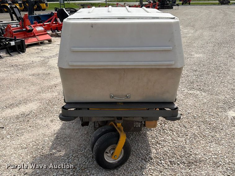image for item DQ7825 2001 Walker MFG Co. MTGHS ZTR lawn mower