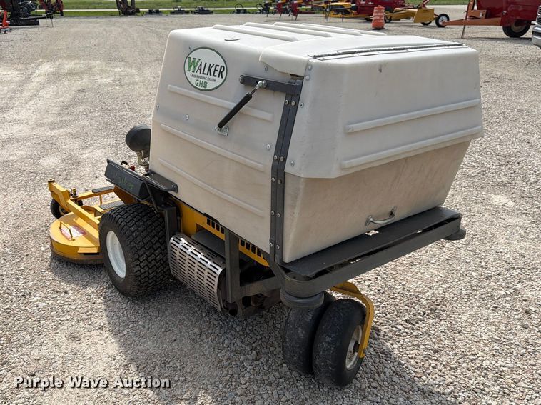image for item DQ7825 2001 Walker MFG Co. MTGHS ZTR lawn mower