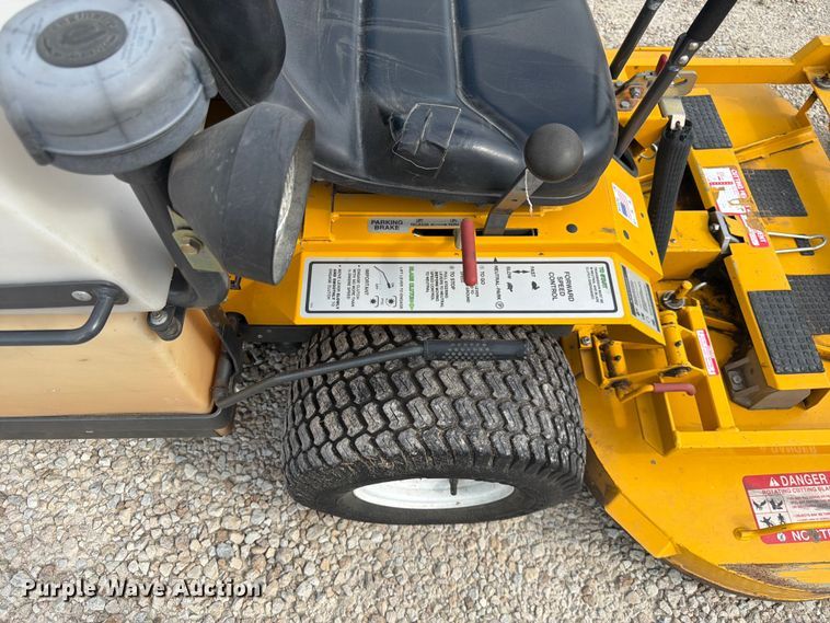 image for item DQ7825 2001 Walker MFG Co. MTGHS ZTR lawn mower