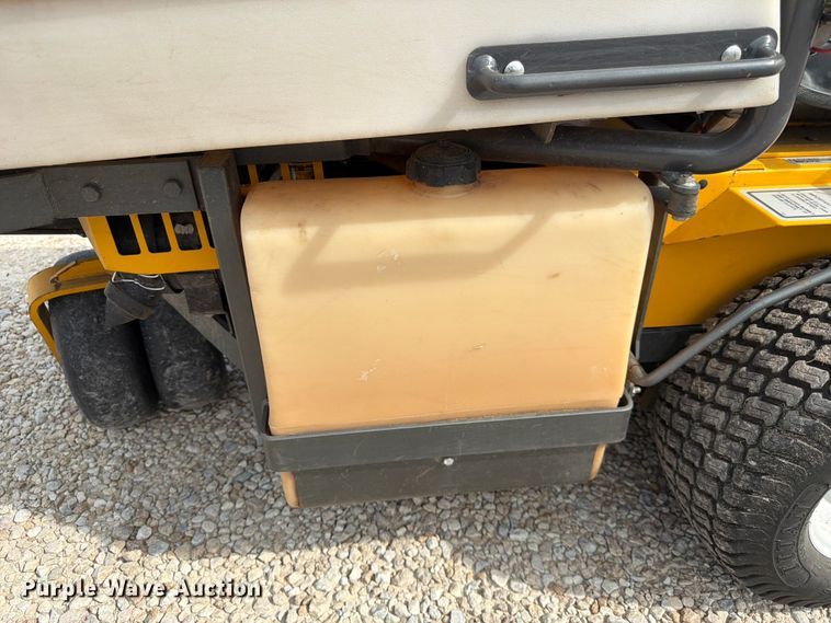 image for item DQ7825 2001 Walker MFG Co. MTGHS ZTR lawn mower