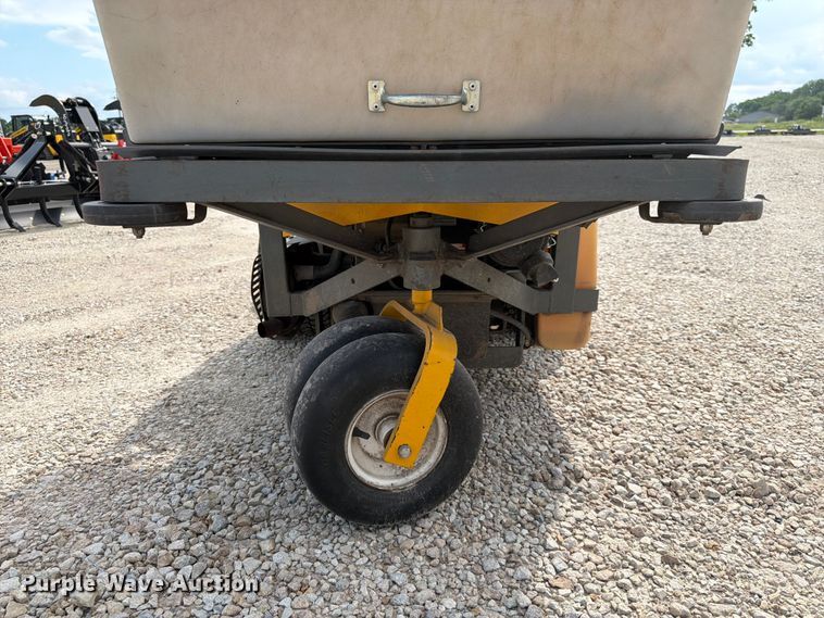 image for item DQ7825 2001 Walker MFG Co. MTGHS ZTR lawn mower