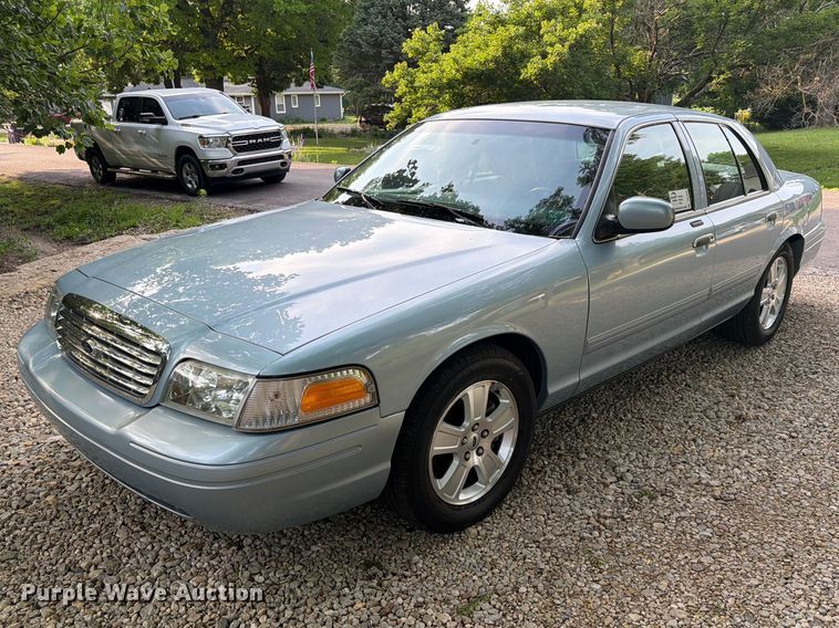 image for item DQ7826 2011 Ford Crown Victoria 