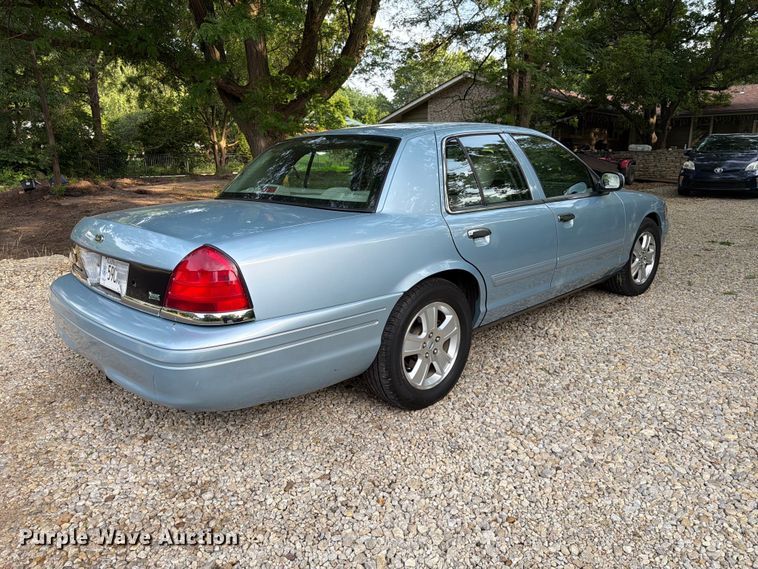 image for item DQ7826 2011 Ford Crown Victoria 