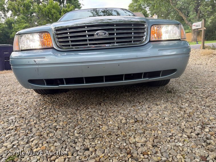 image for item DQ7826 2011 Ford Crown Victoria 
