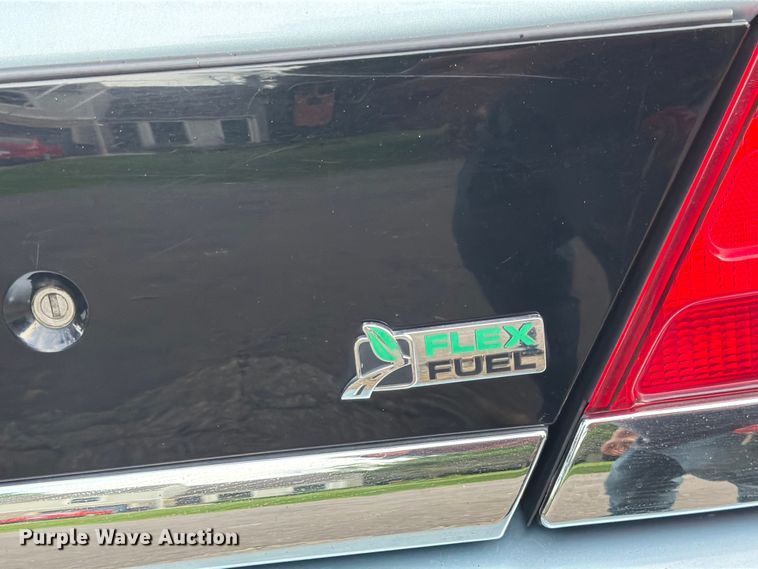 image for item DQ7826 2011 Ford Crown Victoria 