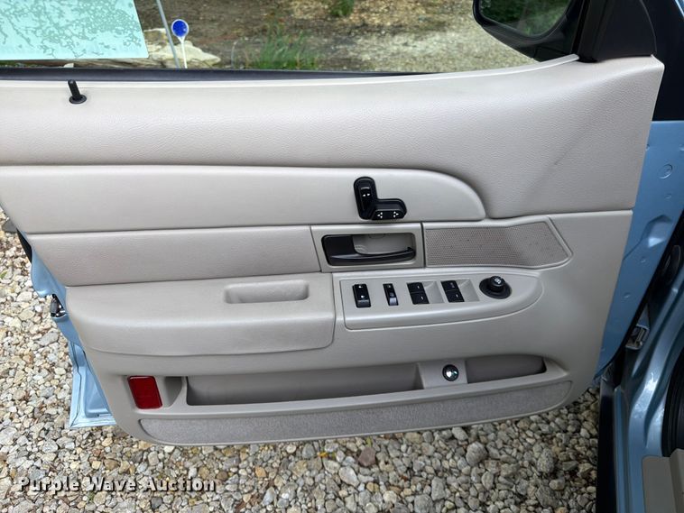 image for item DQ7826 2011 Ford Crown Victoria 