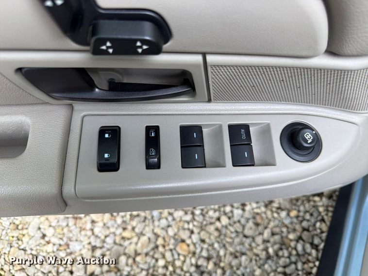image for item DQ7826 2011 Ford Crown Victoria 