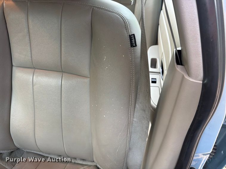 image for item DQ7826 2011 Ford Crown Victoria 