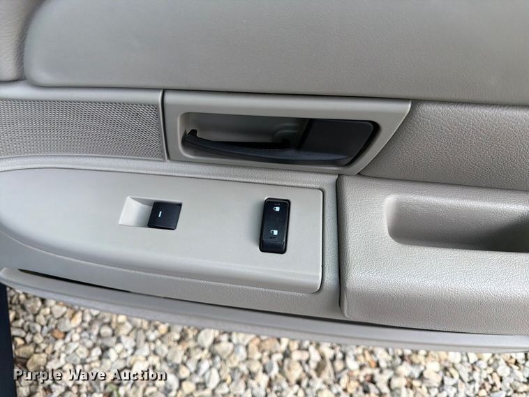 image for item DQ7826 2011 Ford Crown Victoria 