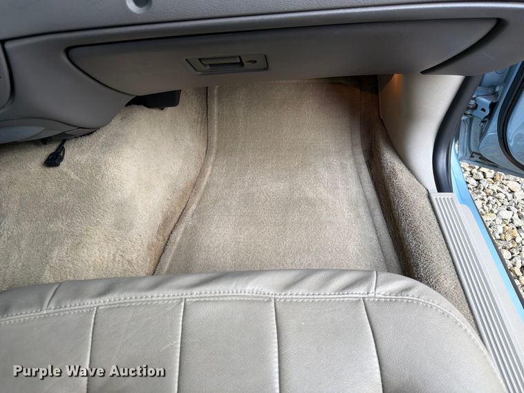 image for item DQ7826 2011 Ford Crown Victoria 