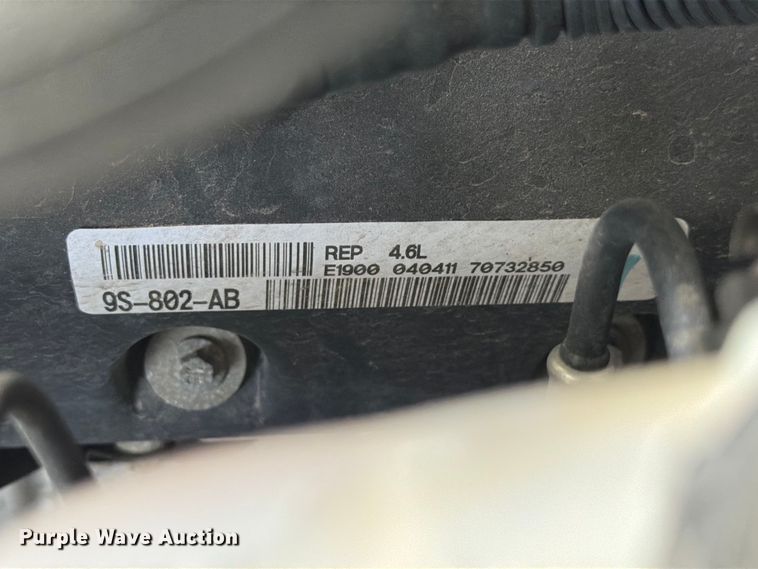 image for item DQ7826 2011 Ford Crown Victoria 