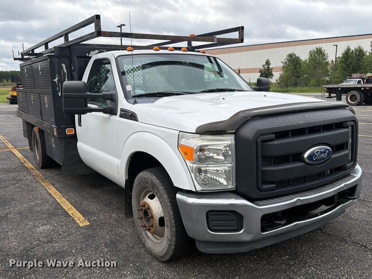 image for item DQ7830 2012 Ford F350 Super Duty flatbed pickup truck