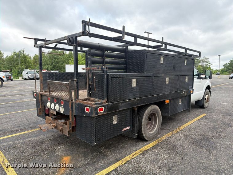 image for item DQ7830 2012 Ford F350 Super Duty flatbed pickup truck