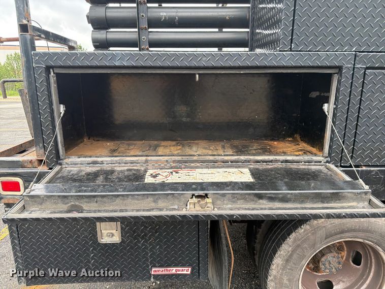 image for item DQ7830 2012 Ford F350 Super Duty flatbed pickup truck