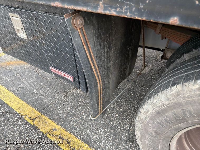 image for item DQ7830 2012 Ford F350 Super Duty flatbed pickup truck