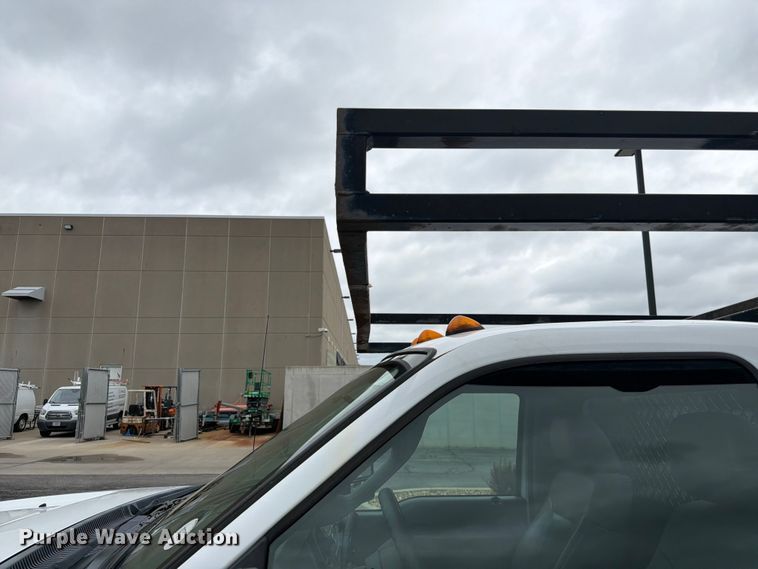 image for item DQ7830 2012 Ford F350 Super Duty flatbed pickup truck