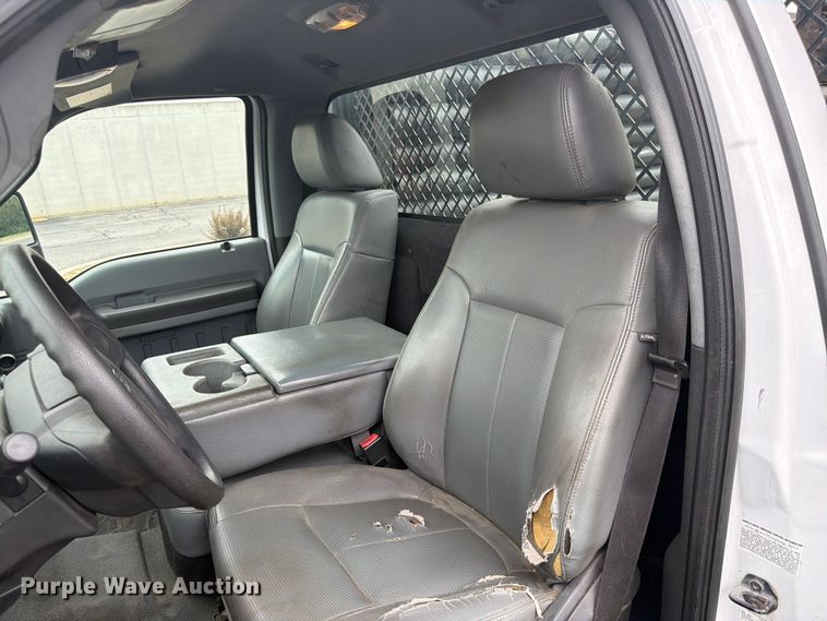 image for item DQ7830 2012 Ford F350 Super Duty flatbed pickup truck