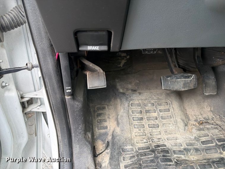 image for item DQ7830 2012 Ford F350 Super Duty flatbed pickup truck