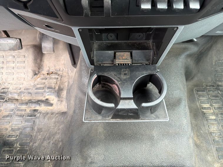 image for item DQ7830 2012 Ford F350 Super Duty flatbed pickup truck