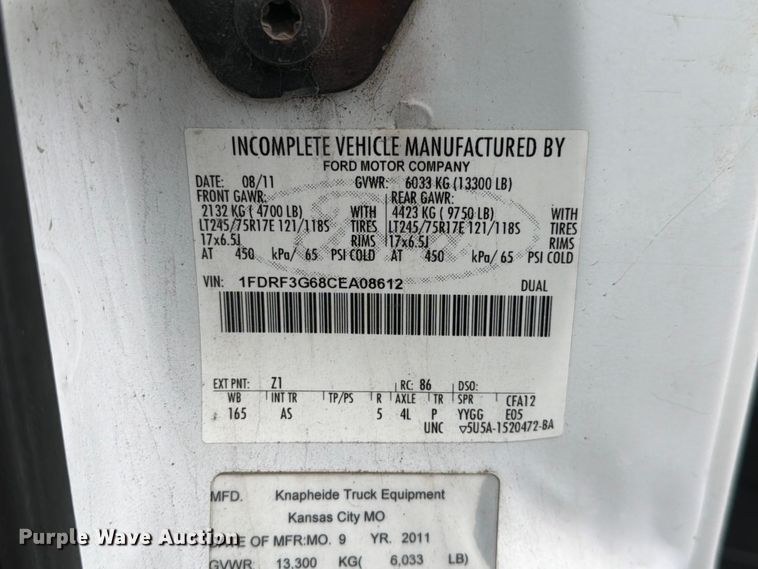 image for item DQ7830 2012 Ford F350 Super Duty flatbed pickup truck