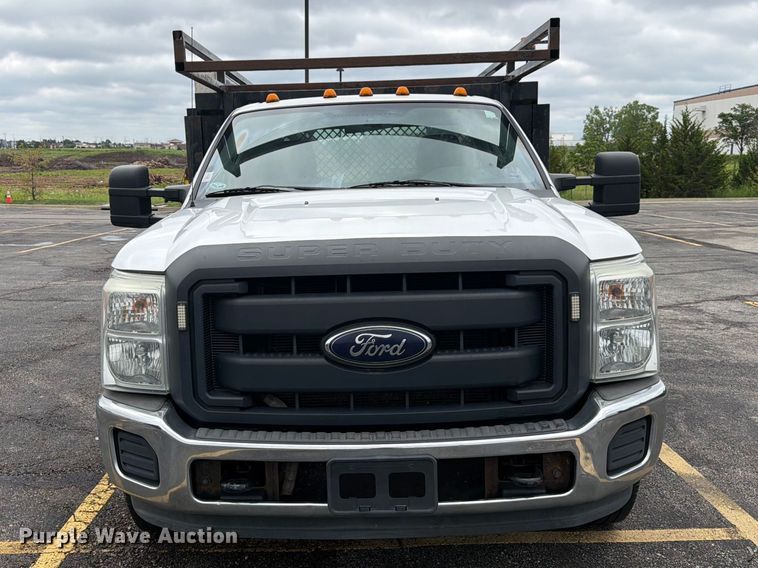 image for item DQ7831 2012 Ford F350 Super Duty flatbed pickup truck