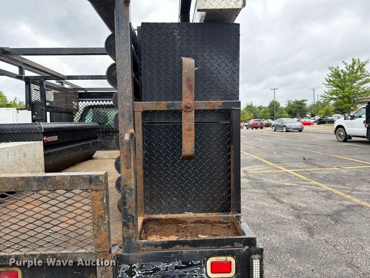 image for item DQ7831 2012 Ford F350 Super Duty flatbed pickup truck