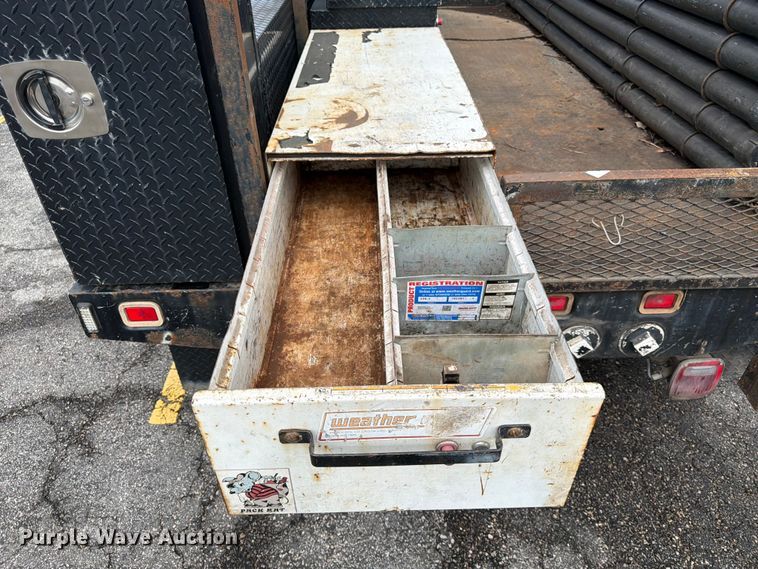 image for item DQ7831 2012 Ford F350 Super Duty flatbed pickup truck
