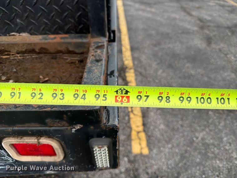 image for item DQ7831 2012 Ford F350 Super Duty flatbed pickup truck