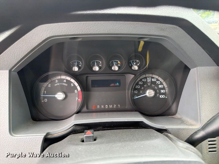 image for item DQ7831 2012 Ford F350 Super Duty flatbed pickup truck