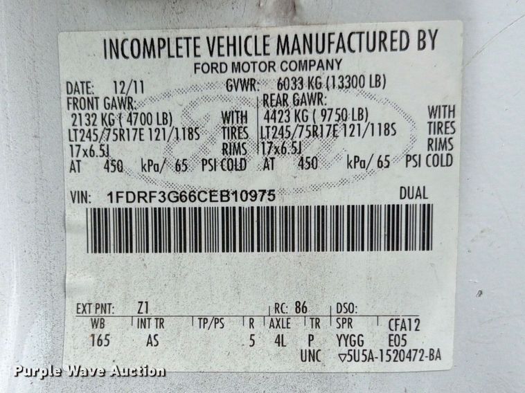 image for item DQ7831 2012 Ford F350 Super Duty flatbed pickup truck