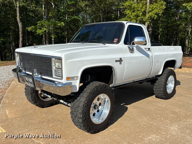 image for item DU6269 1985 Chevrolet K10 pickup truck