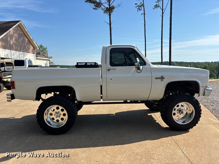 image for item DU6269 1985 Chevrolet K10 pickup truck